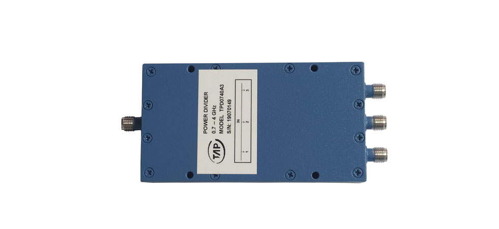 TPD0740A3 0.7-4.0GHz 3 way Power Divider